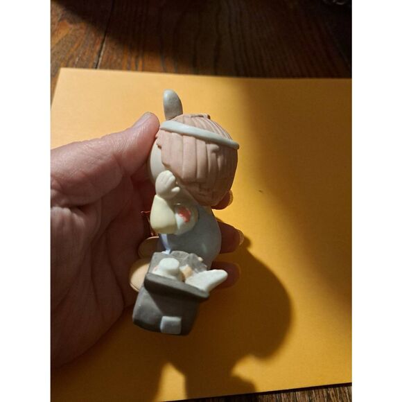 Vintage Bumpkins Medical Doctor Nurse Figurine Red Cross Bag 3" Decor - Picture 4 of 5